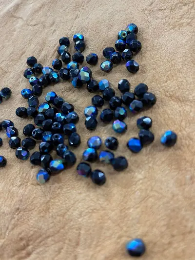 6MM GLASS FACETED BEADS 509 OPAQUE BLACK AB