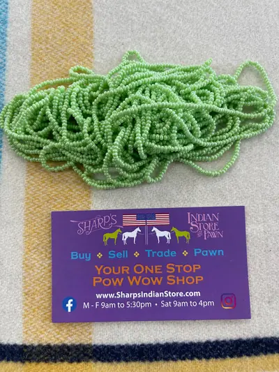 10/0 SEED BEADS 10SB381 LUSTER LIGHT GREEN