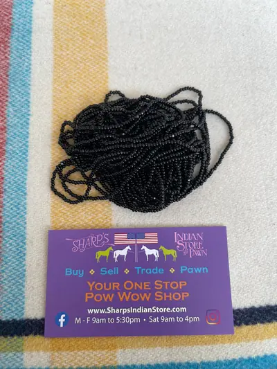 11/0 CUT BEAD 109 OPAQUE BLACK