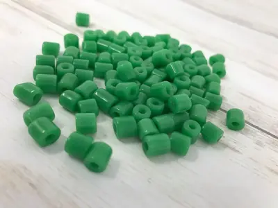 6MM TILE BEAD KELLY GREEN