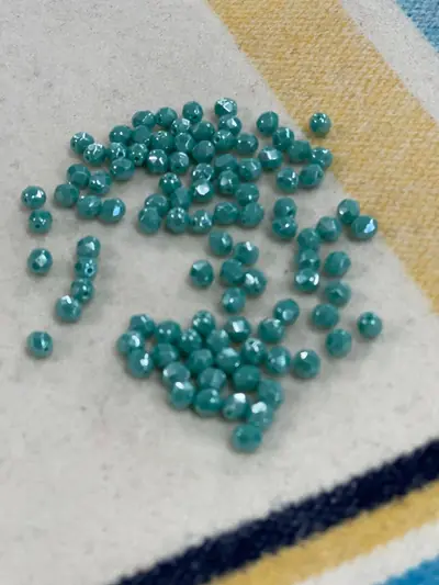 6MM #385 Opaque Turquoise Luster Green