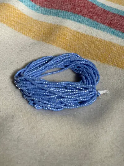 9/0 TRI CUT 370 OPAQUE PALE BLUE LUSTER