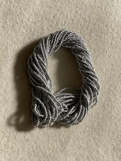 10/0 SEED BEAD #915-ME SILKY SILVER