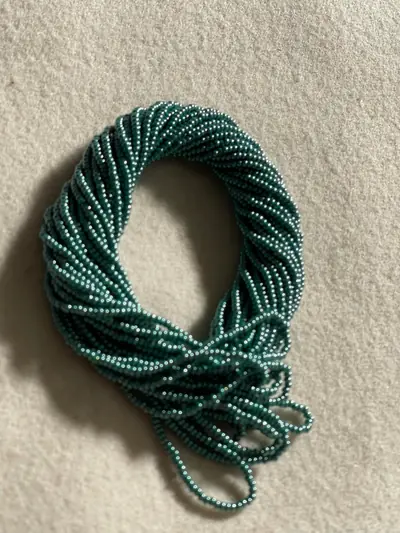 10/0 SEED BEAD #386 DARK LUSTER GREEN