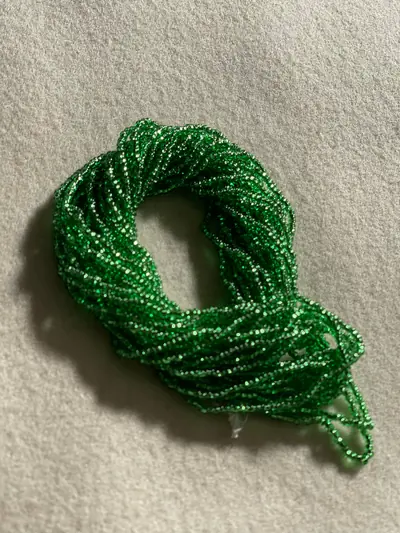 10/0 SEED BEAD #481 SILVERLINED PALE GREEN