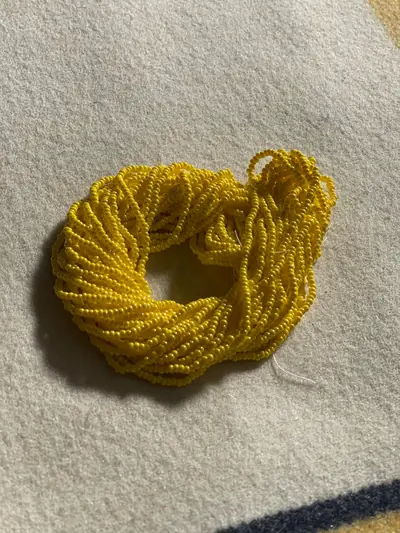 10/0 SEED BEAD #522 LIGHT YELLOW AB
