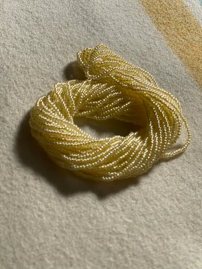 10/0 SEED BEAD #622-LP PASTEL YELLOW PEARL